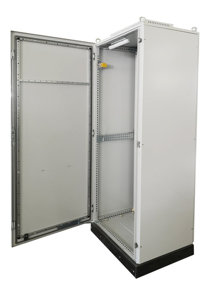 非標(biāo)仿威圖機柜與工業(yè)操作臺的應(yīng)用與優(yōu)勢